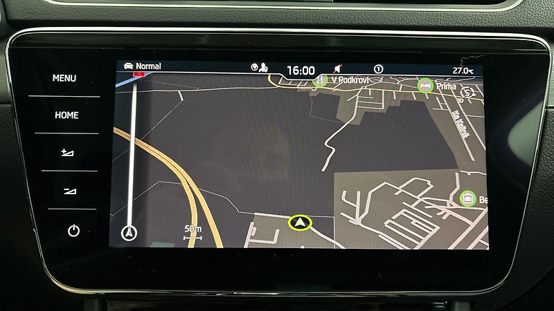 Škoda Superb 2.0 TDI DSG Style Combi - fotka 27 z 28
