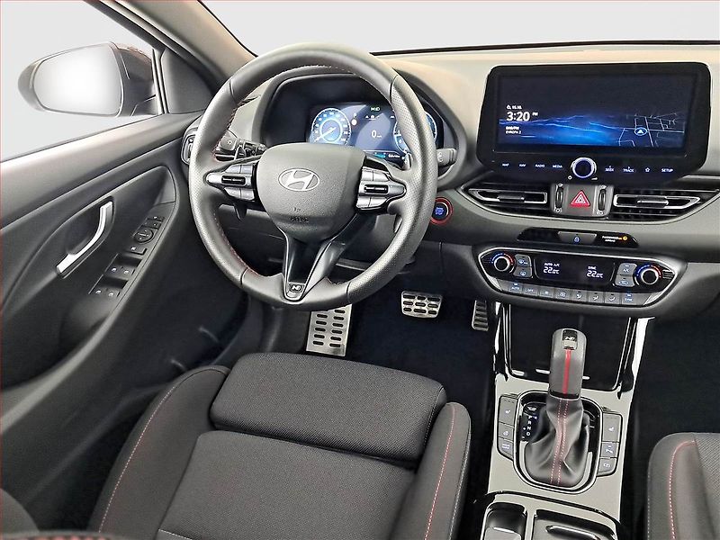 Hyundai i30 (2025) N-Line 1.5 T-GDI MHEV 48V - fotka 7 z 20