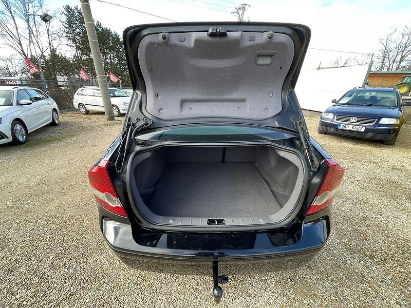 Volvo S40 1.6D 80kw*VYHŘEV.SED*NOVÁ STK* - fotka 8 z 31