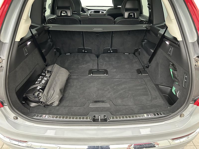 Volvo XC90 2.0  B5 4x4 Plus - fotka 28 z 30