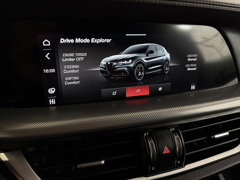 Alfa Romeo Stelvio VELOCE 154kW Q4 PANO H&K R21 - fotka 25 z 42