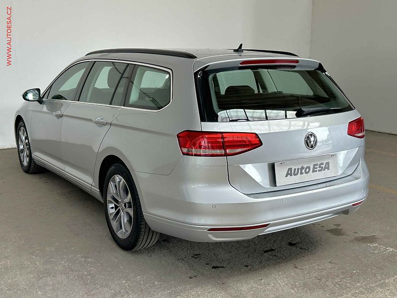 Volkswagen Passat (2016) 2.0 TDi, DSG, LED, park.asist - fotka 6 z 18