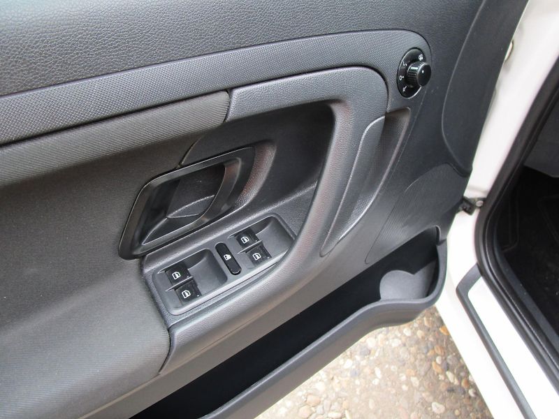 Škoda Roomster 1,2TSI-63KW-NOVÁ STK - fotka 11 z 18