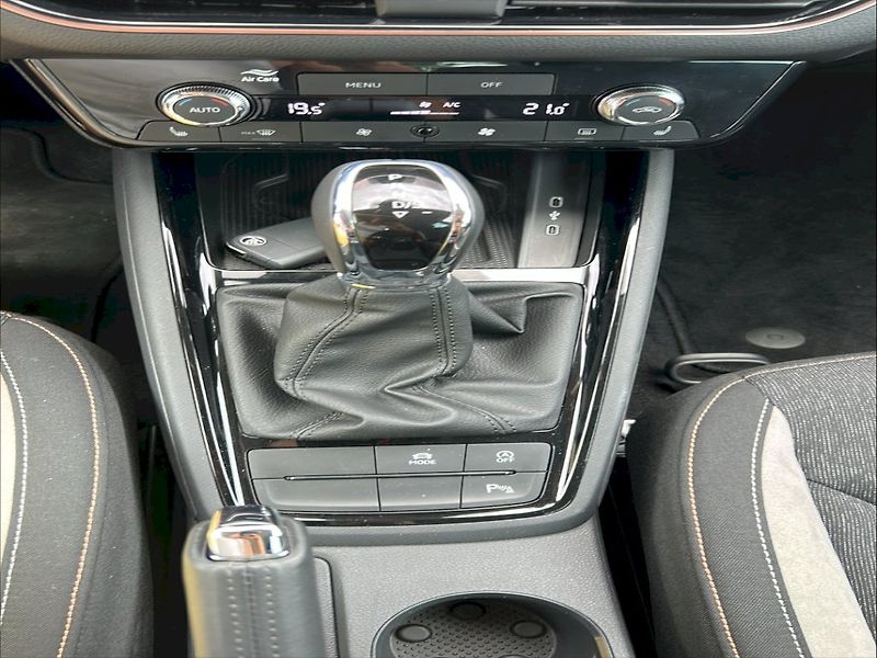 Škoda Scala (2024) SELEC TSI 110/1.5 A7F - fotka 25 z 27
