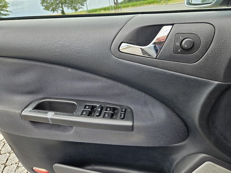 Škoda Octavia (2004) 2L BENZIN, SPLÁTKY  - fotka 17 z 22