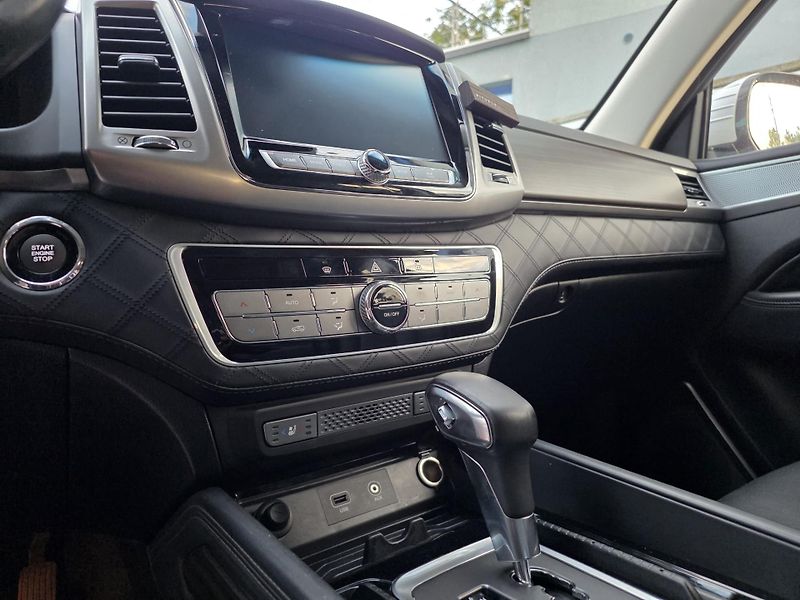 SsangYong Rexton 2.2-4x4-TAŽNÉ 3t-AUTOMAT - fotka 22 z 34