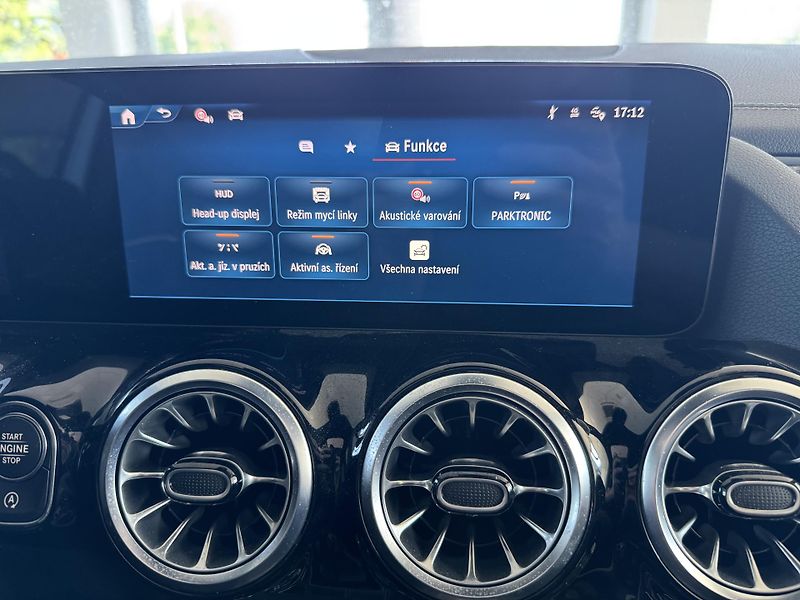 Mercedes-Benz GLA (2024) GLA 35 AMG 4-MATIC - fotka 30 z 37