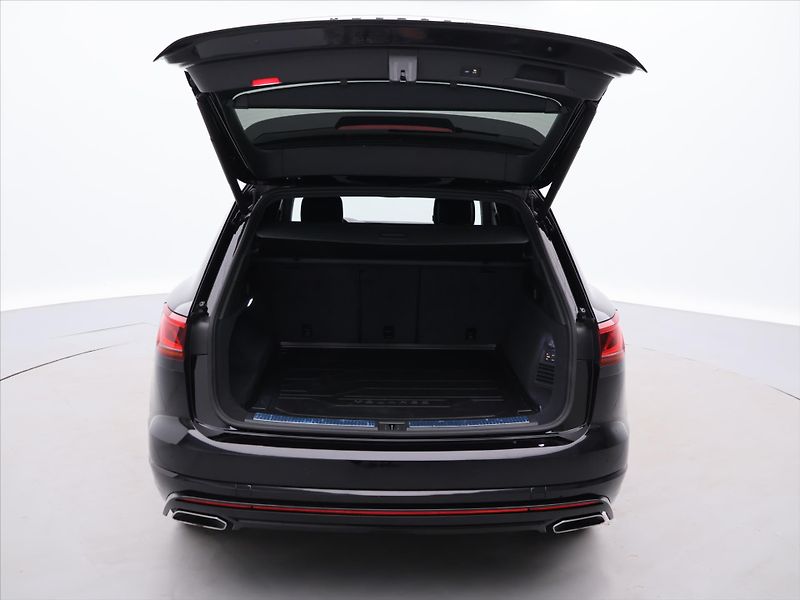 Volkswagen Touareg 3,0 TSI 250 kW 4x4 CZ R-line - fotka 9 z 29