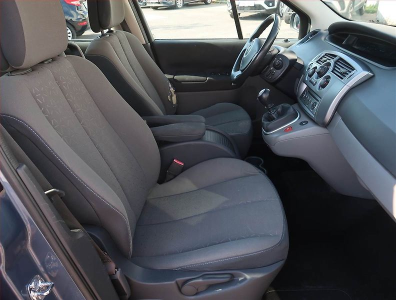 Renault Scénic (2009) 1.6 16V, po STK, rezervace - fotka 9 z 15