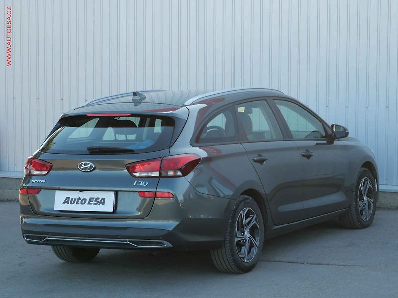 Hyundai i30 (2021) 1.5DPi, ČR, Comfort - fotka 4 z 22