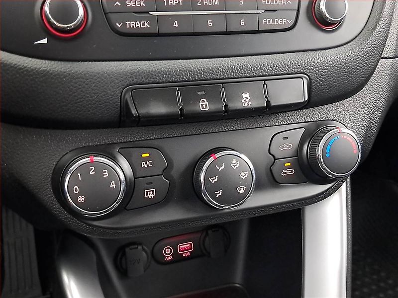 Kia Ceed (2017) 1.6 GDI, Serv.kniha, Tempomat - fotka 14 z 16