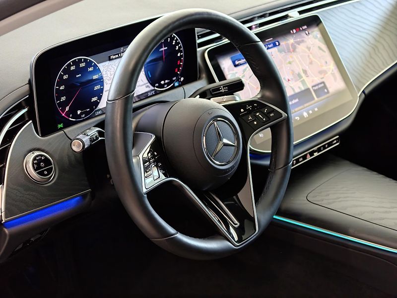 Mercedes-Benz Třídy E E300 de T 4M Avantgarde Adv+ - fotka 16 z 34