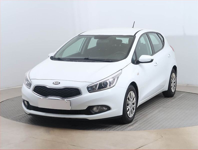 Kia Ceed (2013) 1.6 CRDi, po STK - fotka 2 z 14