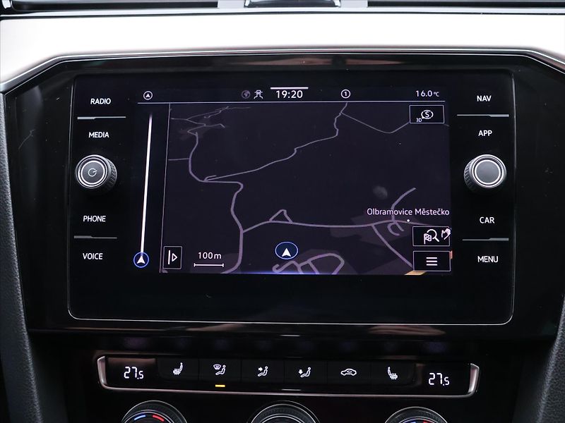 Volkswagen Passat 2,0 TDI 140kW DSG Elegance DPH - fotka 26 z 41