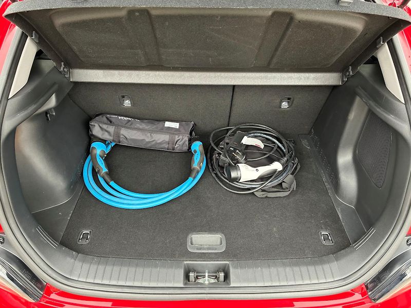 Hyundai Kona EV 64kWh 150KW SMART - fotka 12 z 15