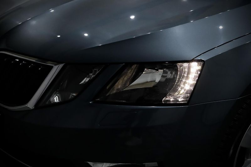 Škoda Octavia 3 FL Combi 1.5 TSI 110 kW DSG - fotka 12 z 39