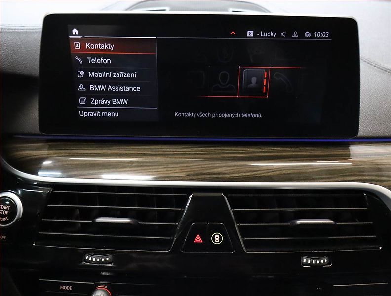 BMW Řada 5 (2019) Luxury Line 530d xDrive, 4X4 - fotka 17 z 25