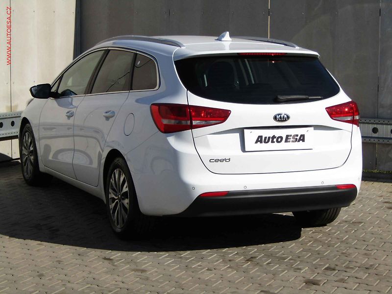 Kia Ceed (2017) 1.6i, 1.maj,ČR, Klima - fotka 6 z 18