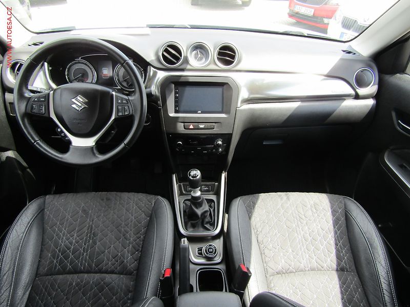Suzuki Vitara (2021) 1.4T 4x4, 2.maj,ČR, Elegance - fotka 8 z 21