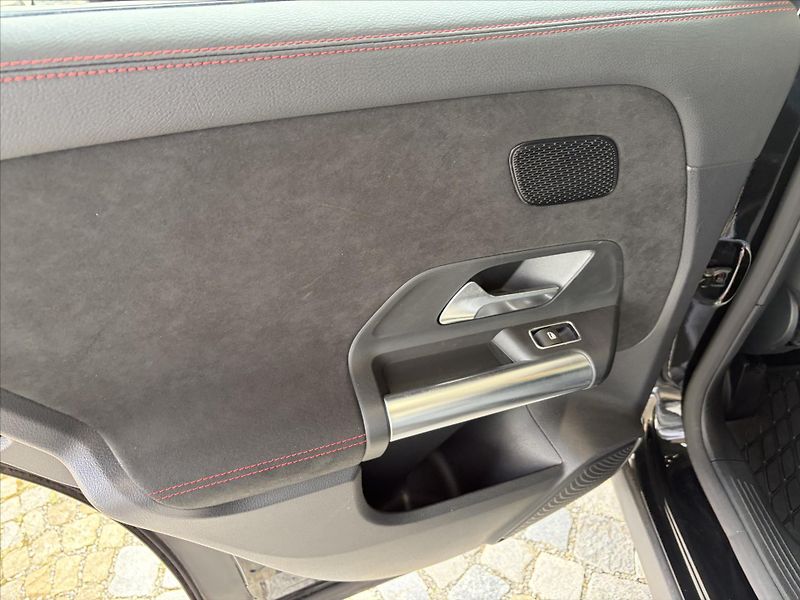 Mercedes-Benz GLA 200*AMG paket - fotka 20 z 30