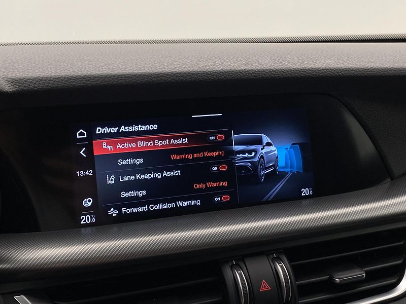 Alfa Romeo Stelvio VELOCE 2.2JTDm Q4 AUT - fotka 40 z 56