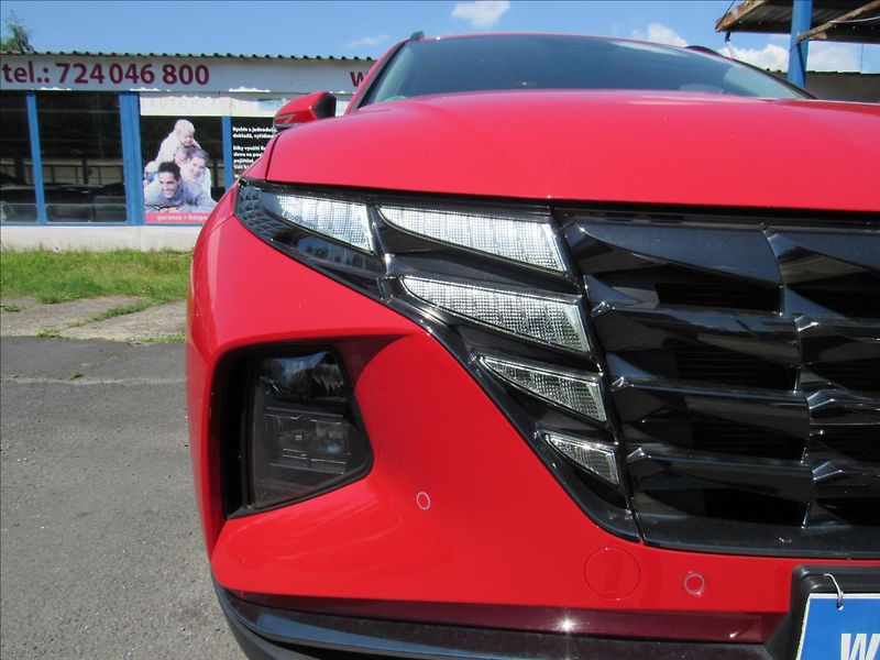 Hyundai Tucson 1,6 T GDI Mild Hybrid AWD AUT - fotka 32 z 37