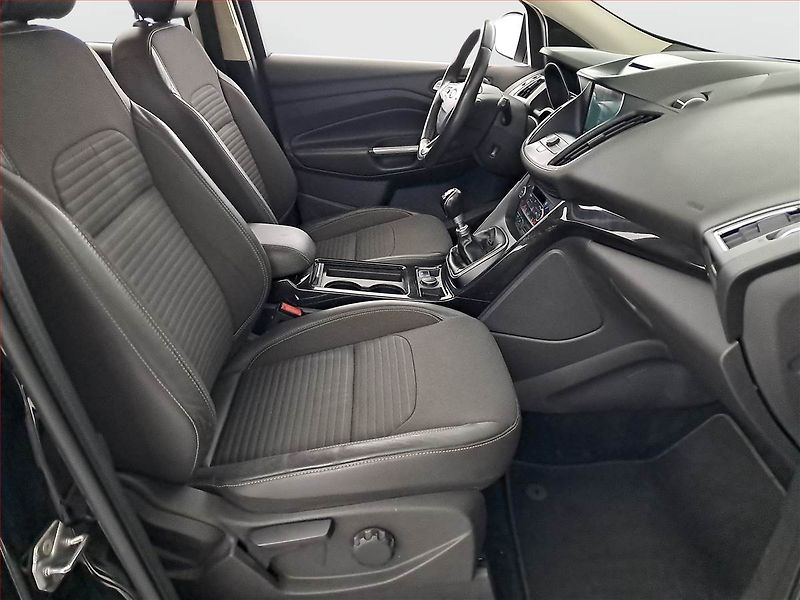 Ford Kuga (2018) 1.5 EcoBoost, ČR,1.maj - fotka 9 z 17