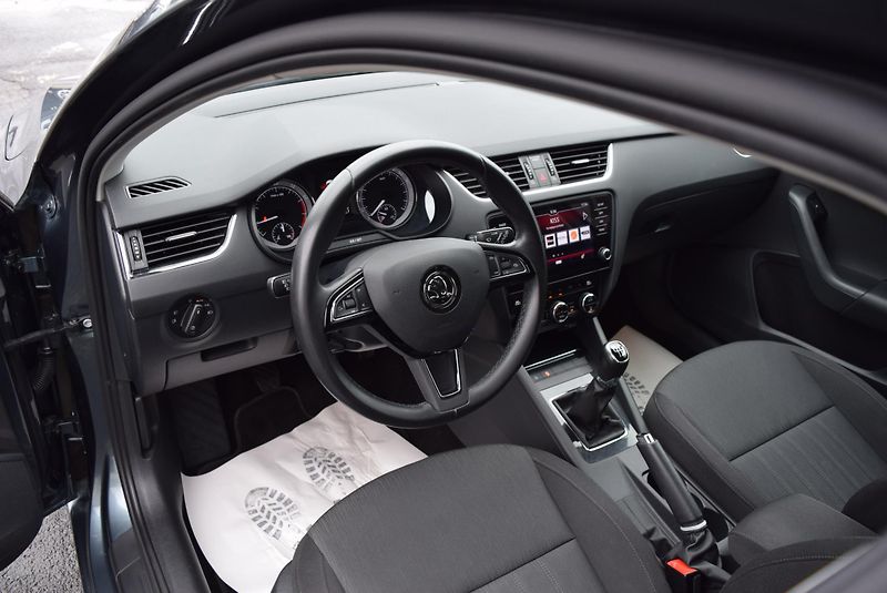 Škoda Octavia (2019) 1.5TSI 110kw STYLE TAŽNÉ SMART - fotka 23 z 45