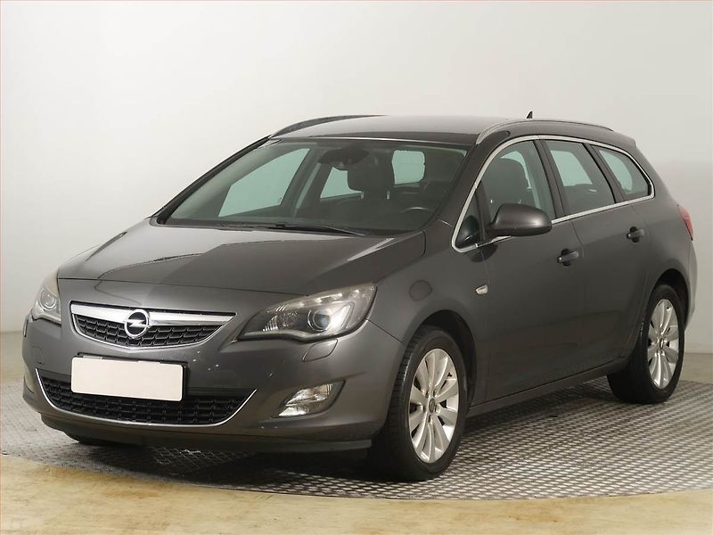 Opel Astra (2011) 2.0 CDTI, Serv.kniha, Navi - fotka 2 z 17