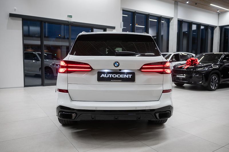 BMW X5 (2025) M30xD 210KW NEZÁVISLÉ MASÁŽ TZ - fotka 9 z 54
