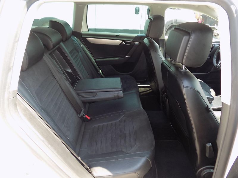 Volkswagen Passat 2,0 TDI 130 KW ALCANT. VÝHŘEV - fotka 27 z 61