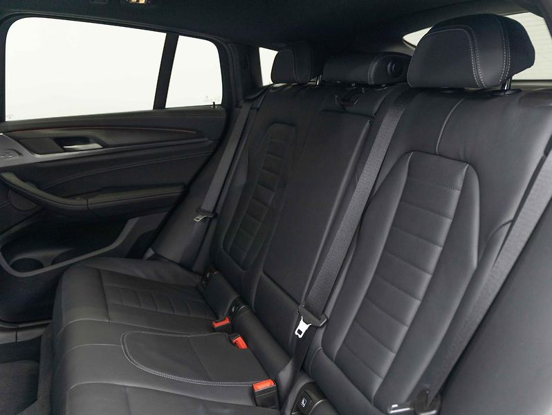 BMW X4 M40i - fotka 22 z 23