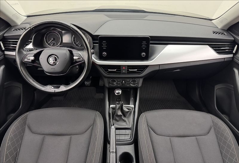 Škoda Kamiq 1,5 TSi 110kW VÝHŘEV TAŽNÉ ČR - fotka 7 z 35
