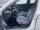 Peugeot 2008 (2020) 1.2 PT, Allure, navi, kamera - náhled 9