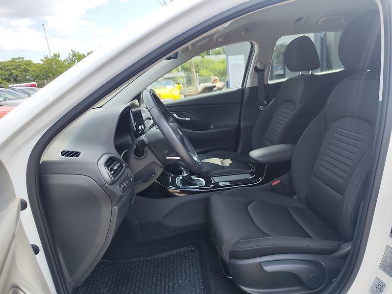 Hyundai i30 1.5 T-GDI/103kW Style - fotka 14 z 34