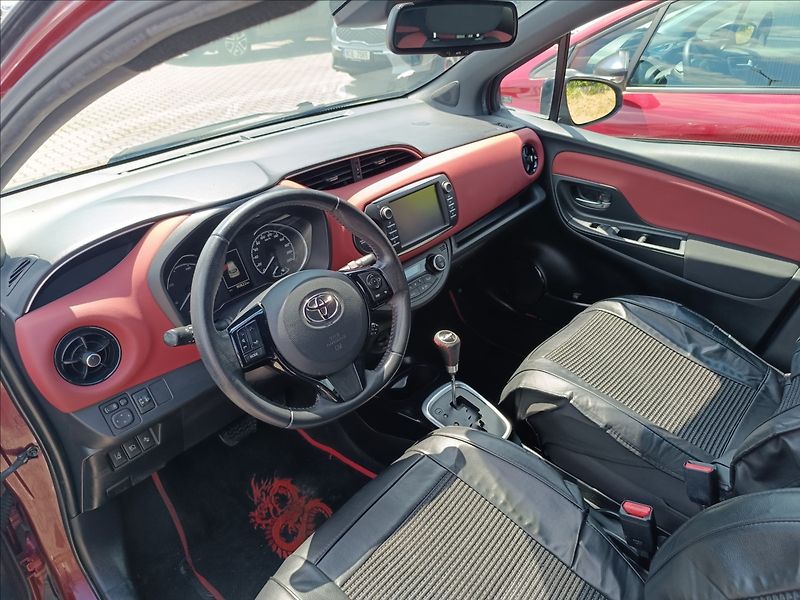 Toyota Yaris 1,5 WT-i AT 54KW HYBRID - fotka 9 z 21