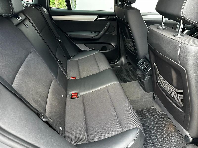 BMW X3 2,0 D 140kW-M PAKET-xDRIVE - fotka 14 z 39