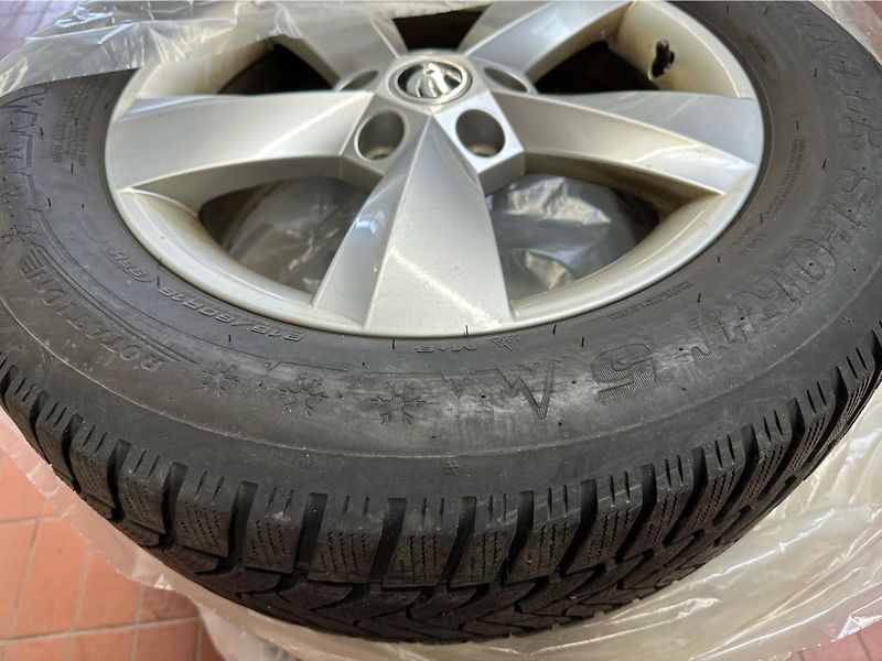 Škoda Karoq 2.0 TDI 110 kW DSG 4x4 - fotka 18 z 23