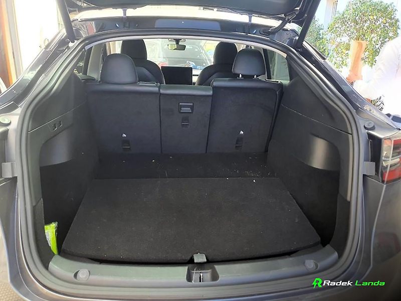 Tesla Model Y (2022) Long Range 78 kWh - fotka 5 z 6