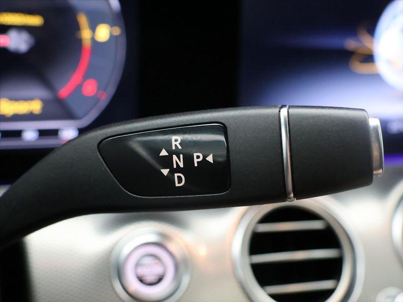 Mercedes-Benz Třídy E 2,0 220d 143kW Aut. AMG LED - fotka 22 z 40
