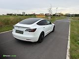 Tesla Model 3 (2021) bílý interiér | 513 koní - náhled 3