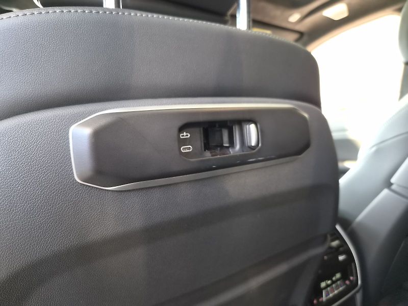 BMW X6 M60i xDrive - fotka 22 z 40