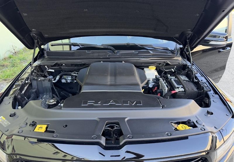 Dodge RAM (2022) +HEMI+GT/SPORT+INDIVIDUAL+ - fotka 26 z 29