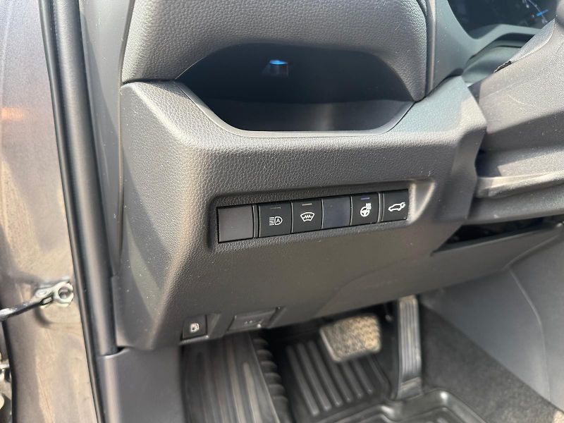 Toyota RAV4 2.5 HSD e-CVT AWD Selection - fotka 13 z 28