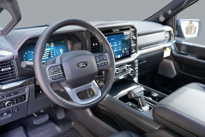 Ford F-150 (2025) Lariat 5,0 298 kW - fotka 9 z 10