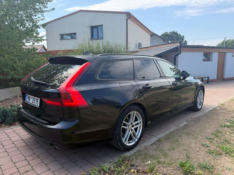 Volvo V90 (2018) Volvo V90 T4 2.0 Automat BA - fotka 4 z 18