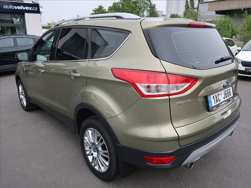 Ford Kuga 2,0 TDCi,120kW,Titanium,panora - fotka 4 z 27