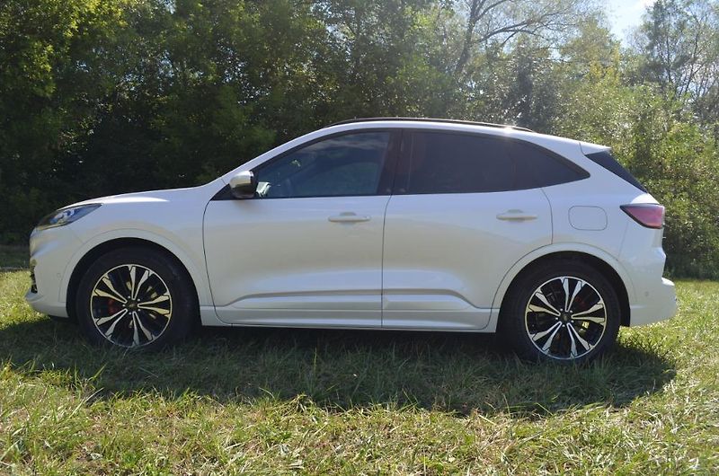 Ford Kuga (2020) ST Line X - fotka 6 z 42