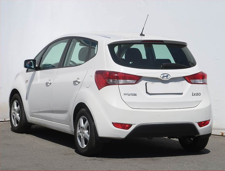 Hyundai ix20 (2013) 1.4 CVVT, Serv.kniha - fotka 4 z 16