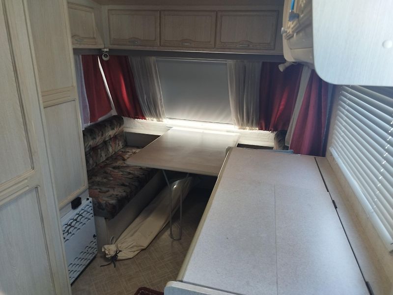 Caravelair (1993) 375 BAMBA LUXE,2-3 OSOBY - fotka 11 z 15